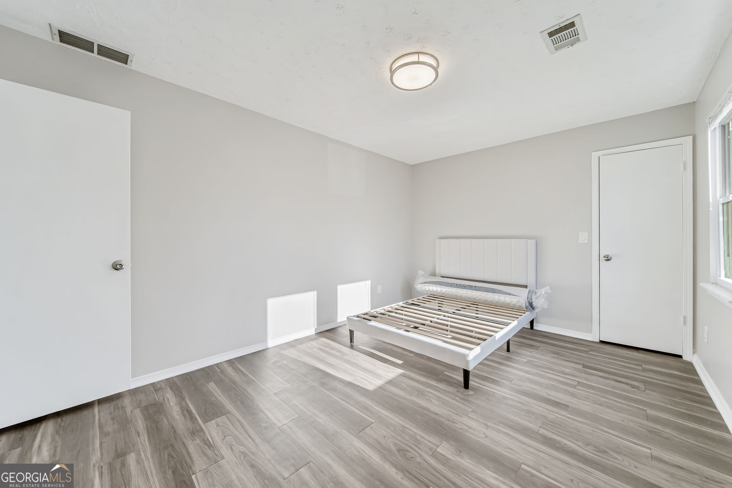 1069 Ashwood Circle