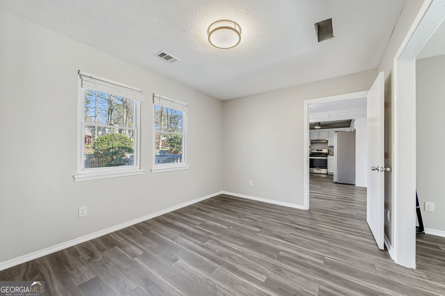 1069 Ashwood Circle