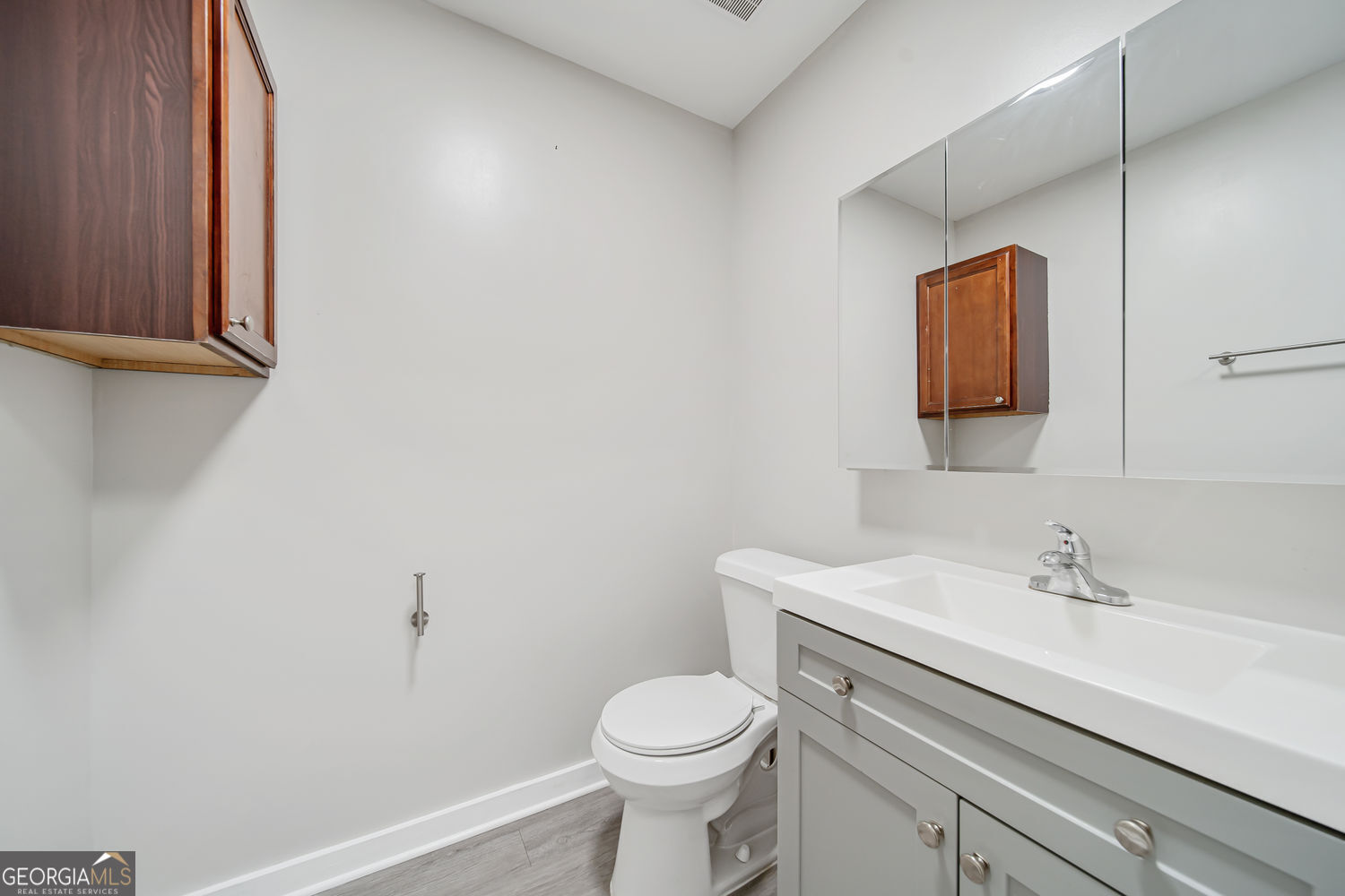 1069 Ashwood Circle