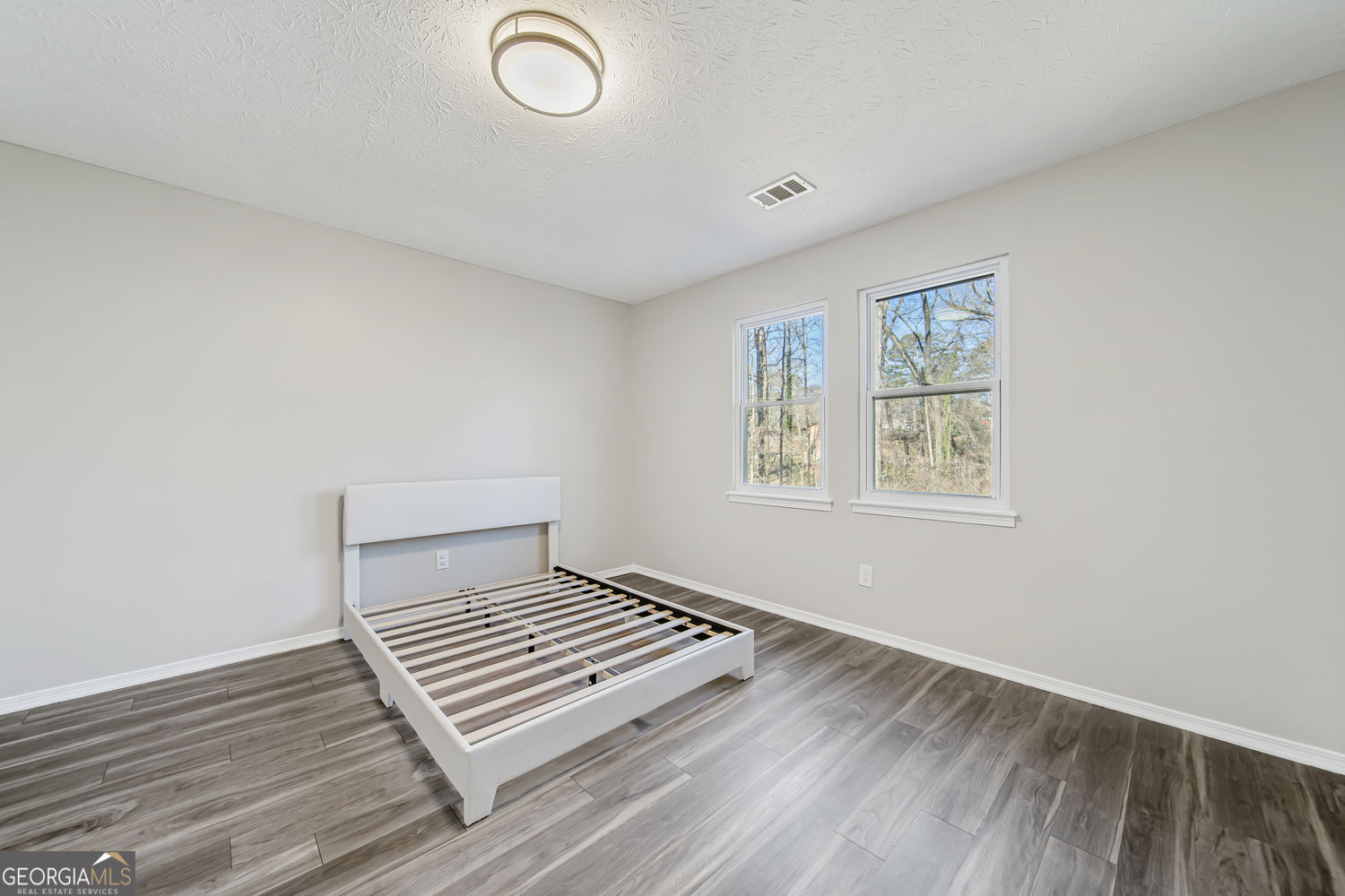 1069 Ashwood Circle