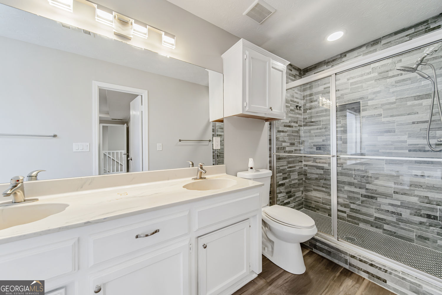 1069 Ashwood Circle