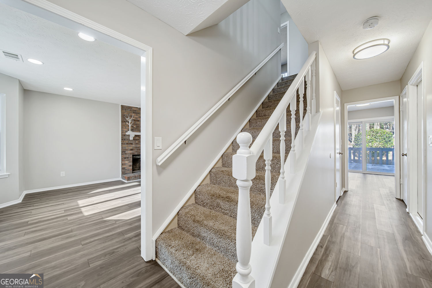 1069 Ashwood Circle