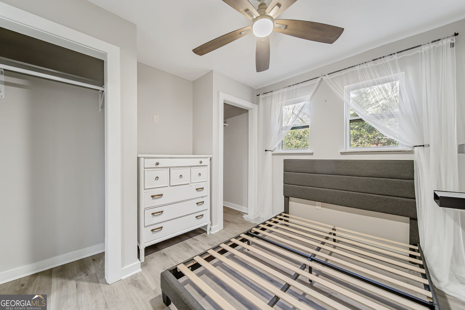 1069 Ashwood Circle