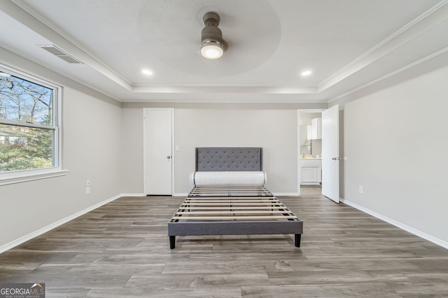 1069 Ashwood Circle