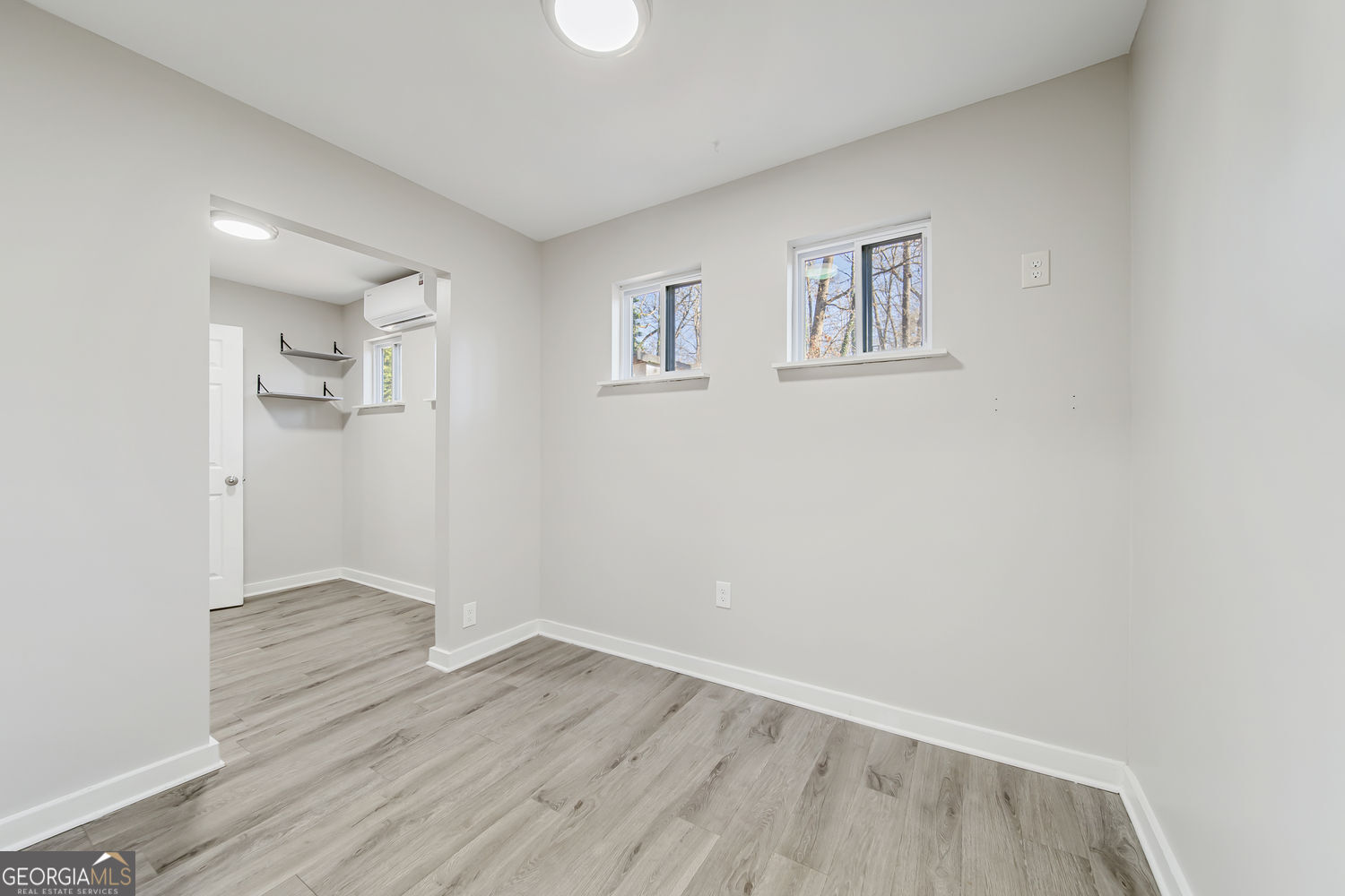 1069 Ashwood Circle