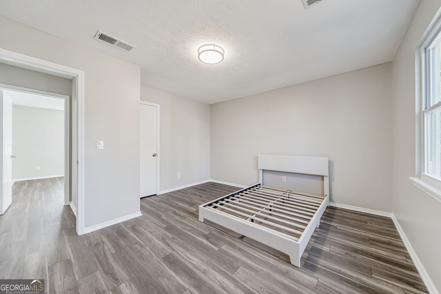 1069 Ashwood Circle