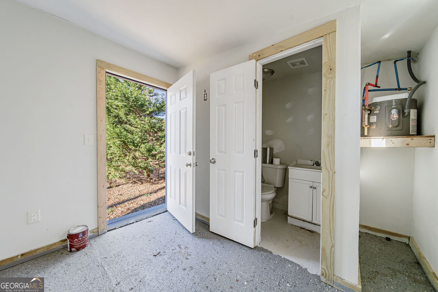 1069 Ashwood Circle