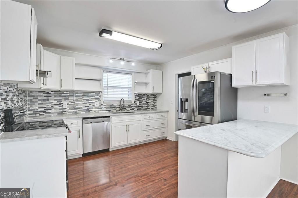 306 Skylark Road