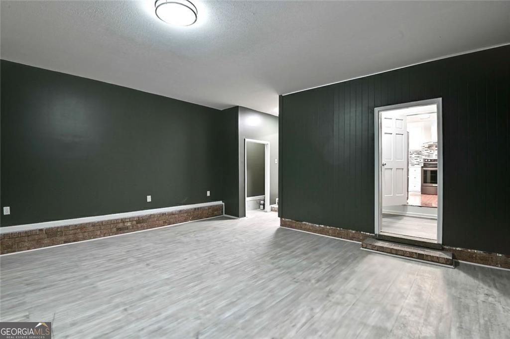 306 Skylark Road