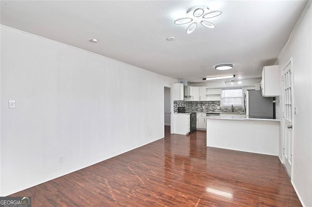 306 Skylark Road