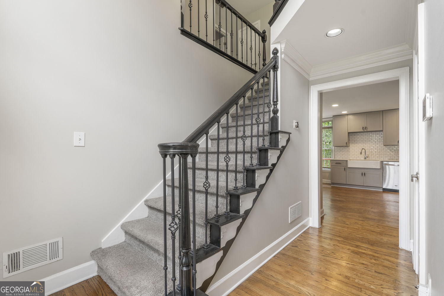 1460 Midland Way