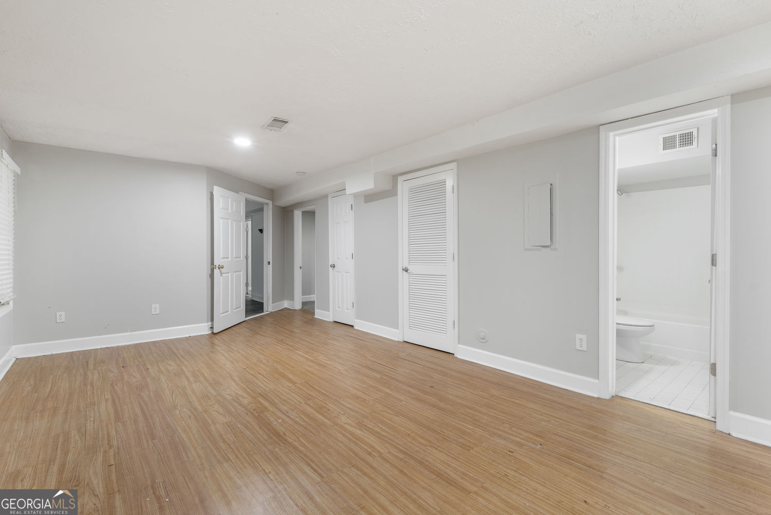 1460 Midland Way