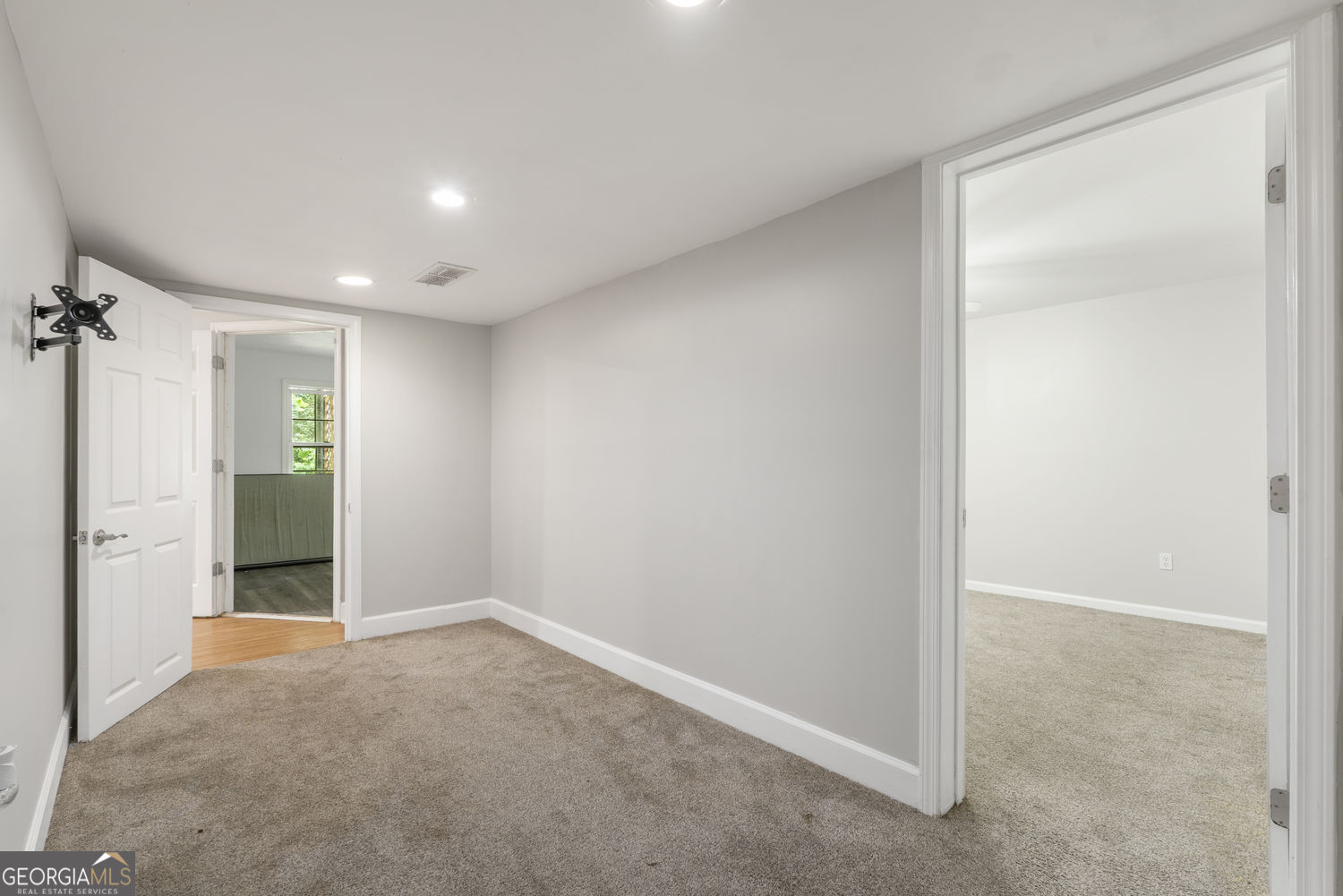 1460 Midland Way
