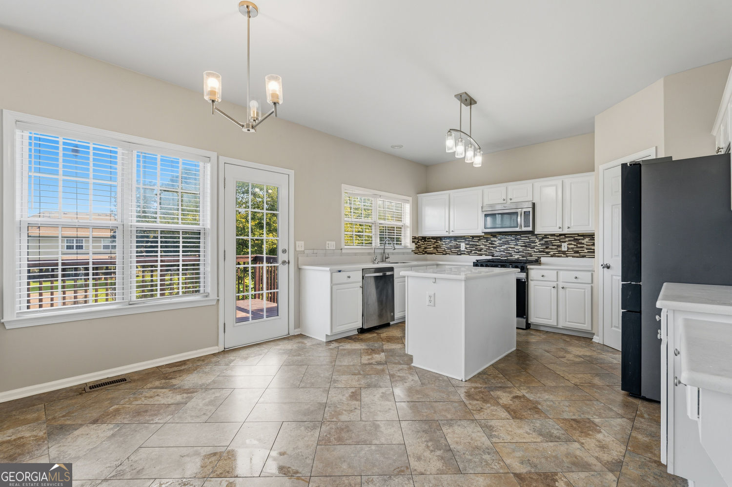 2628 Myrtlewood Lane NW