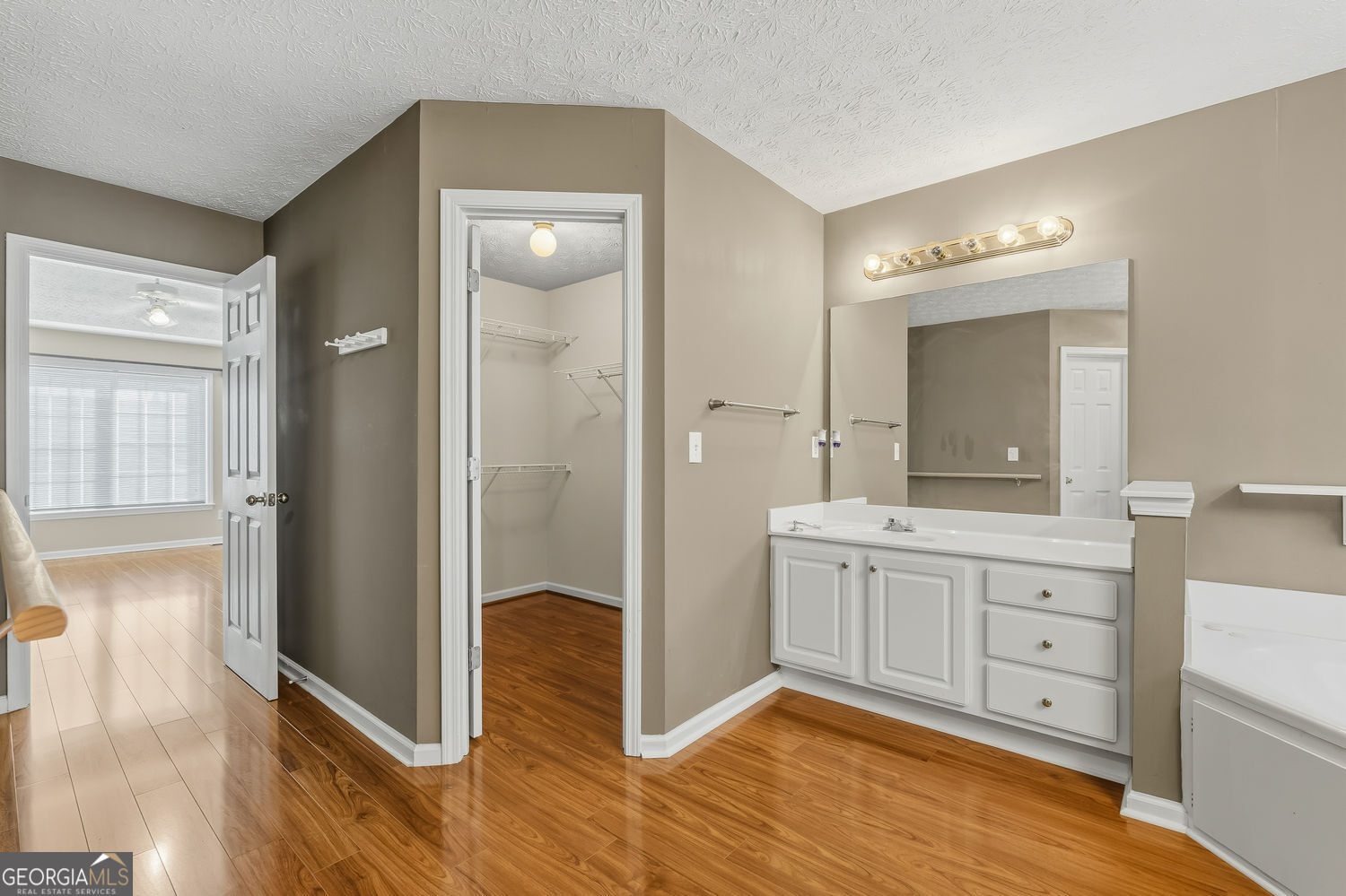 1424 Oak Bend Way