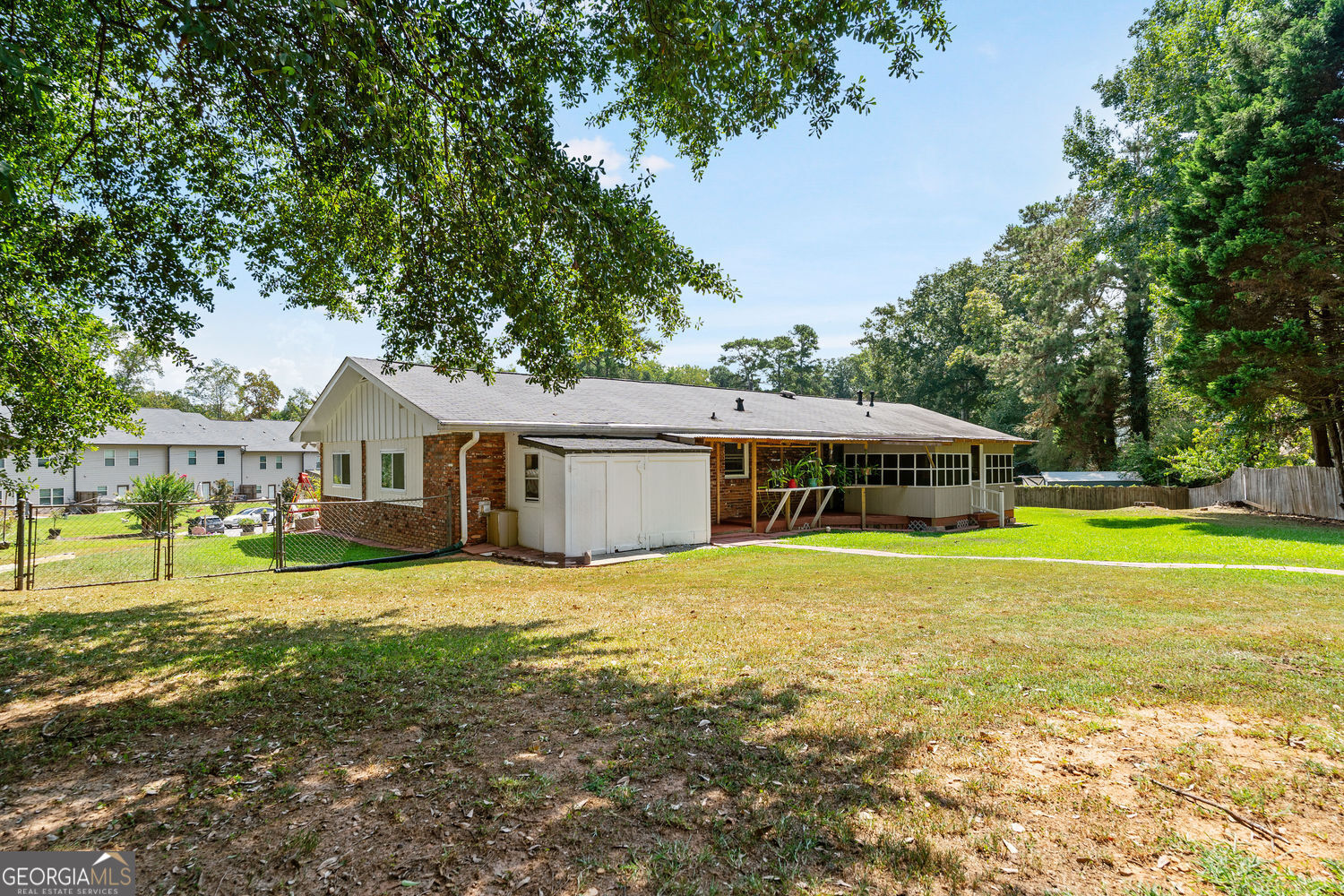 393 Greenleaf Court NW