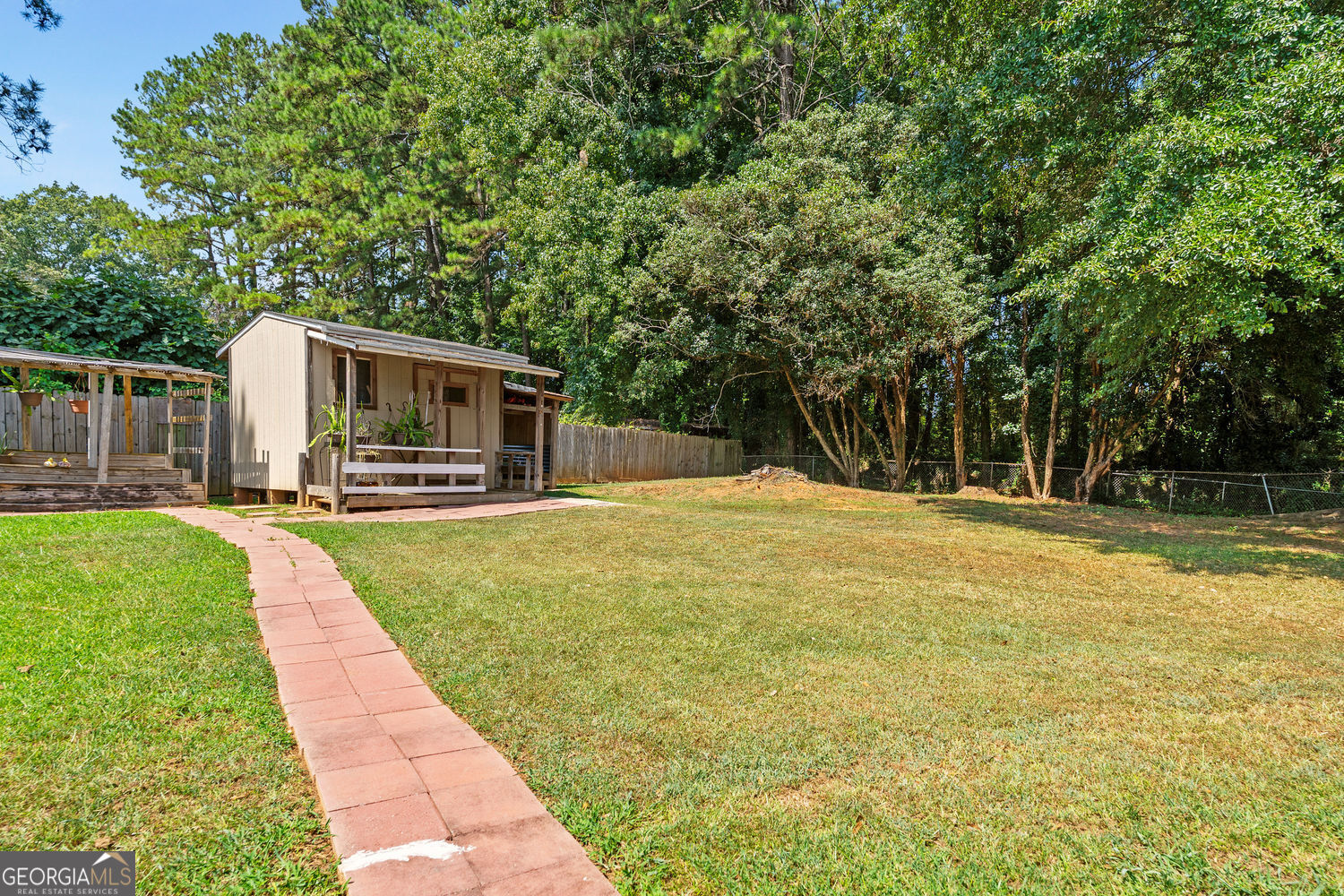 393 Greenleaf Court NW