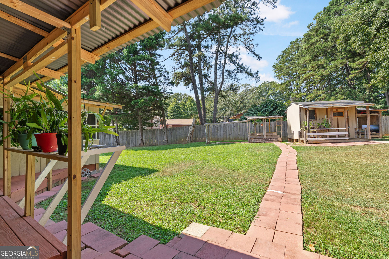 393 Greenleaf Court NW
