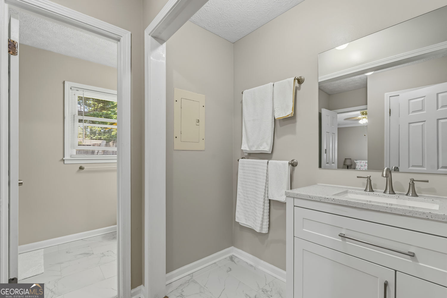 393 Greenleaf Court NW
