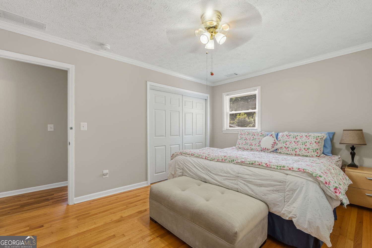 393 Greenleaf Court NW