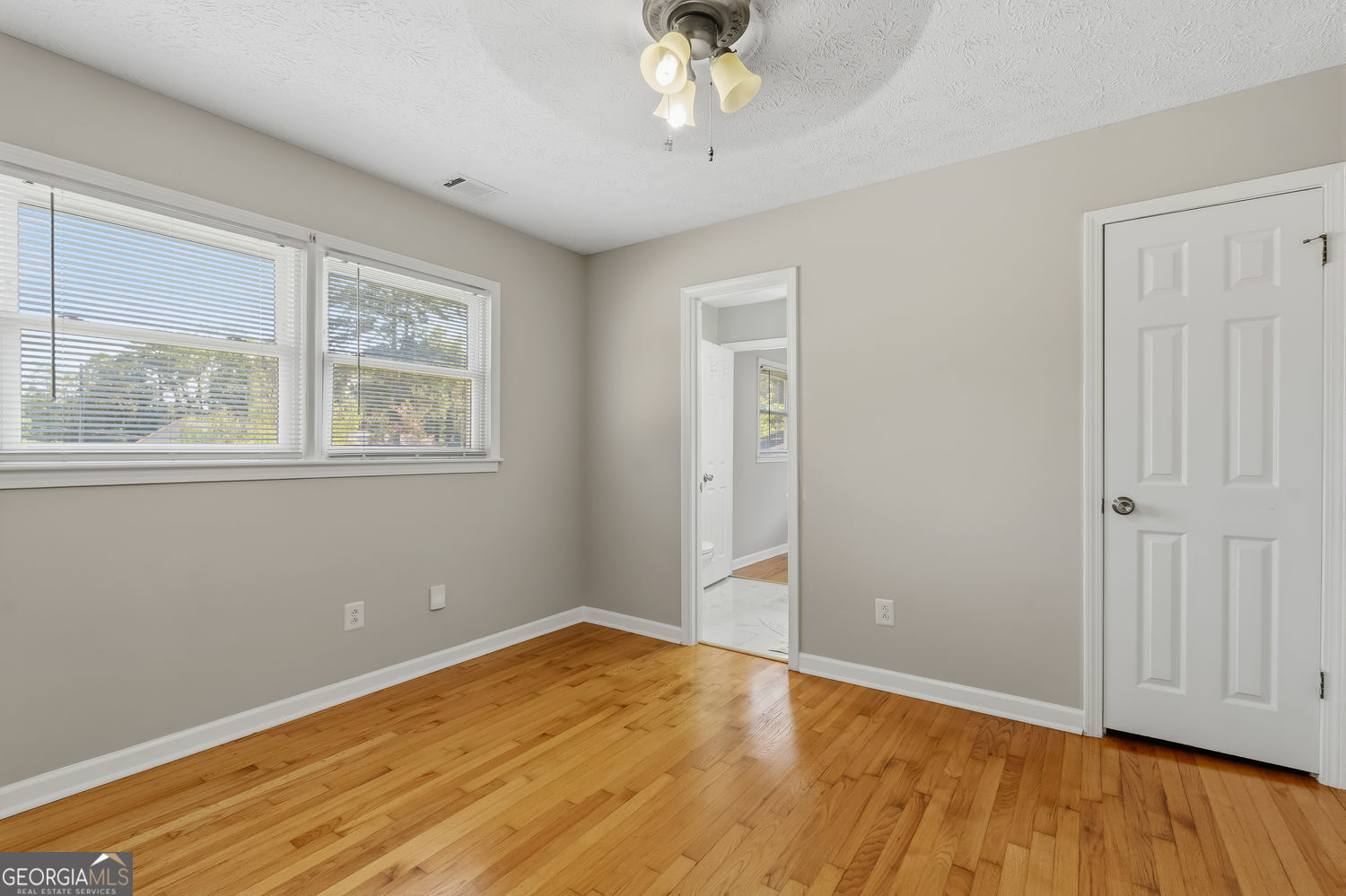 393 Greenleaf Court NW