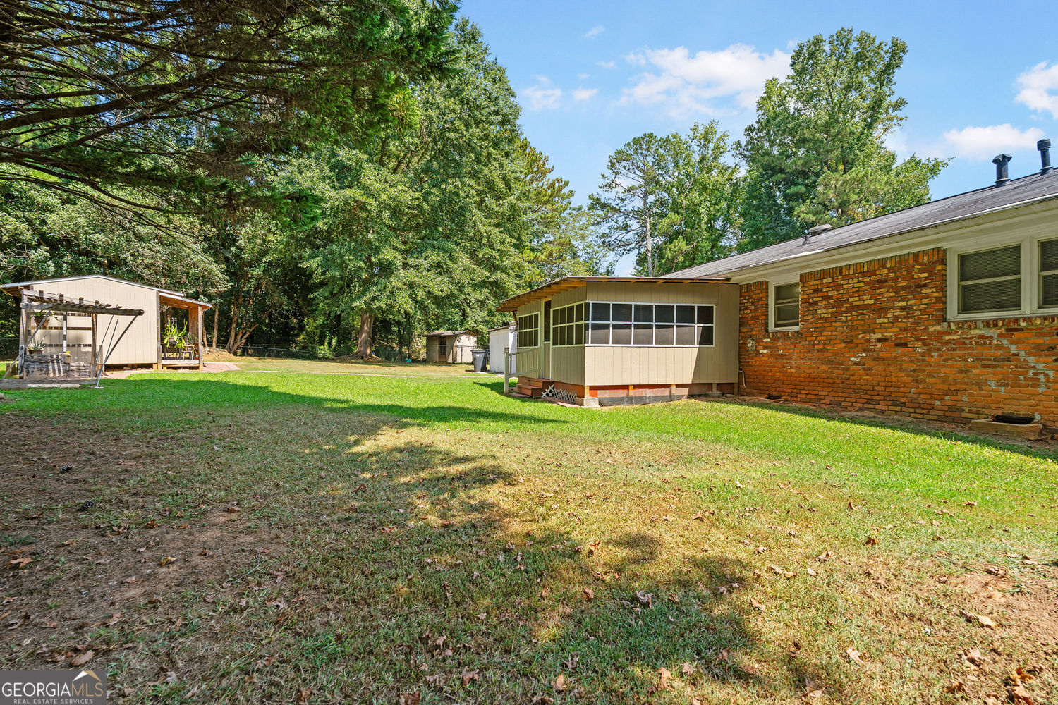 393 Greenleaf Court NW