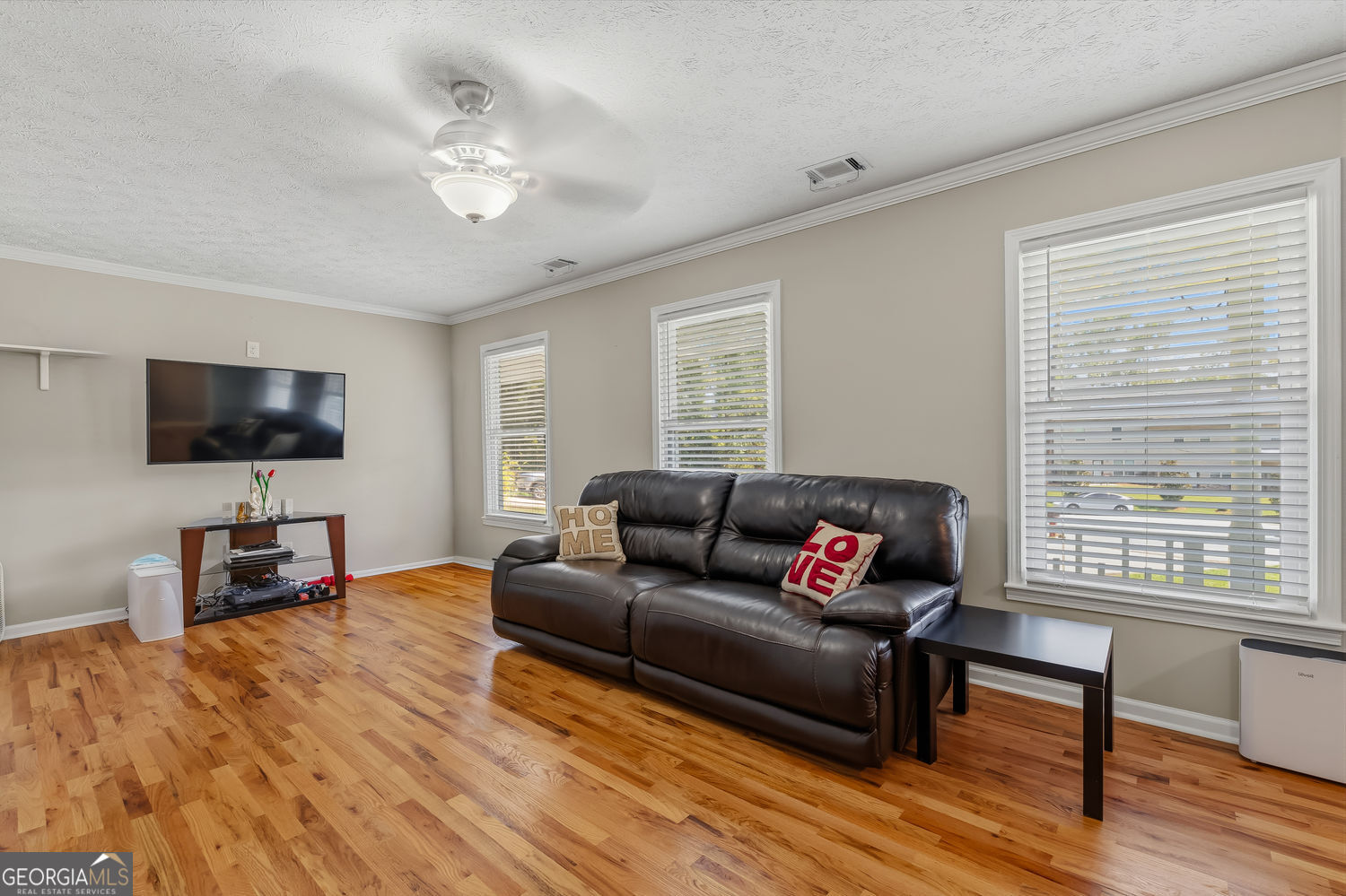 393 Greenleaf Court NW