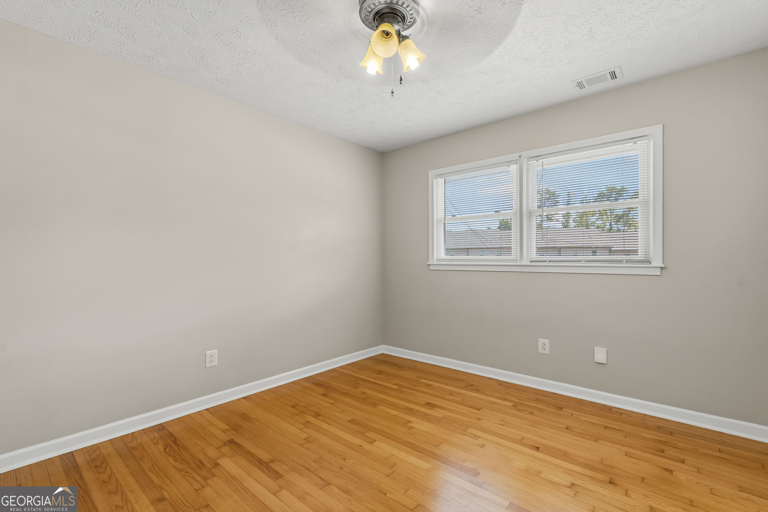 393 Greenleaf Court NW