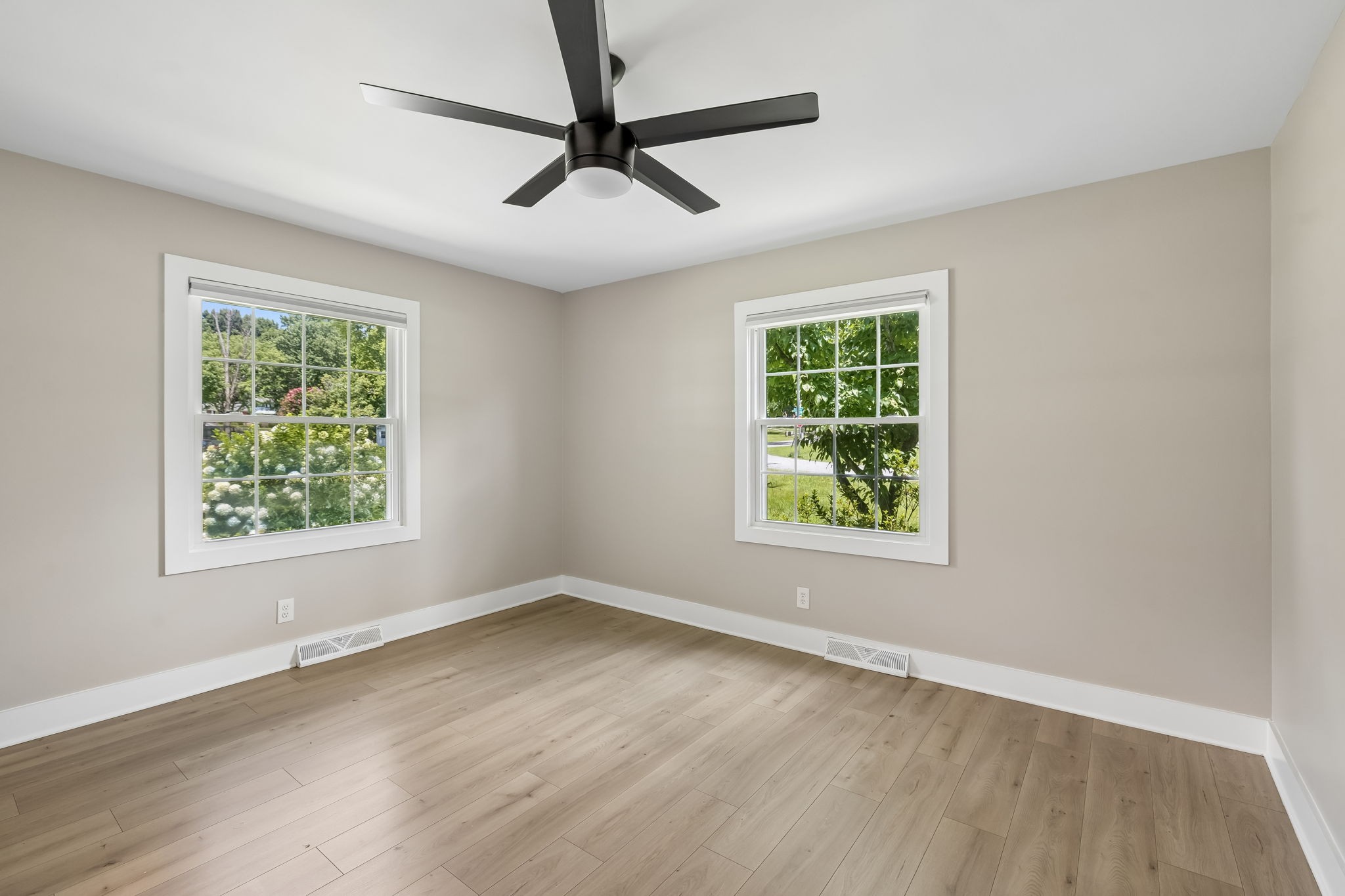 1401 Manor Rd