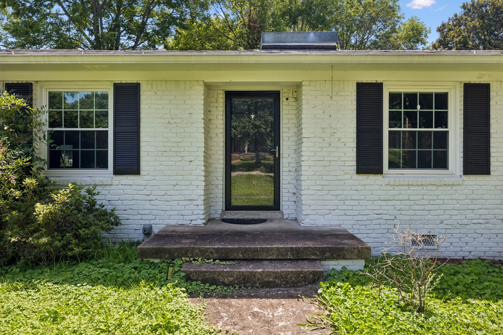 1401 Manor Rd