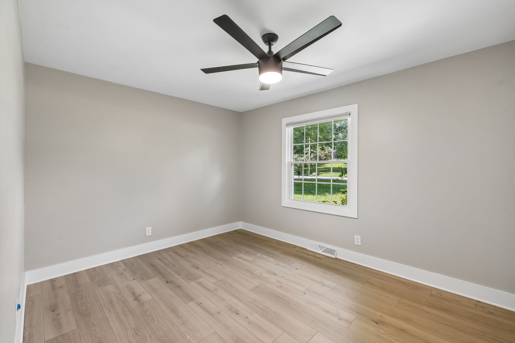 1401 Manor Rd