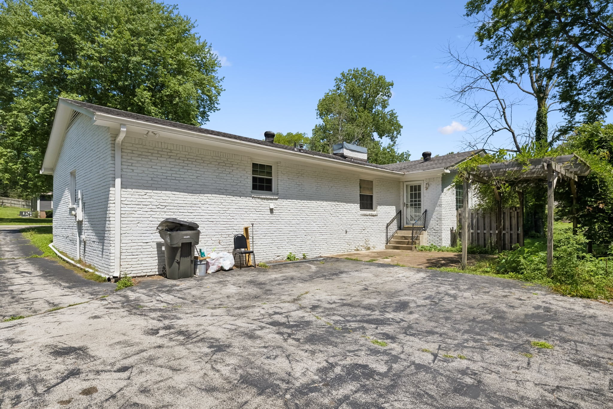 1401 Manor Rd
