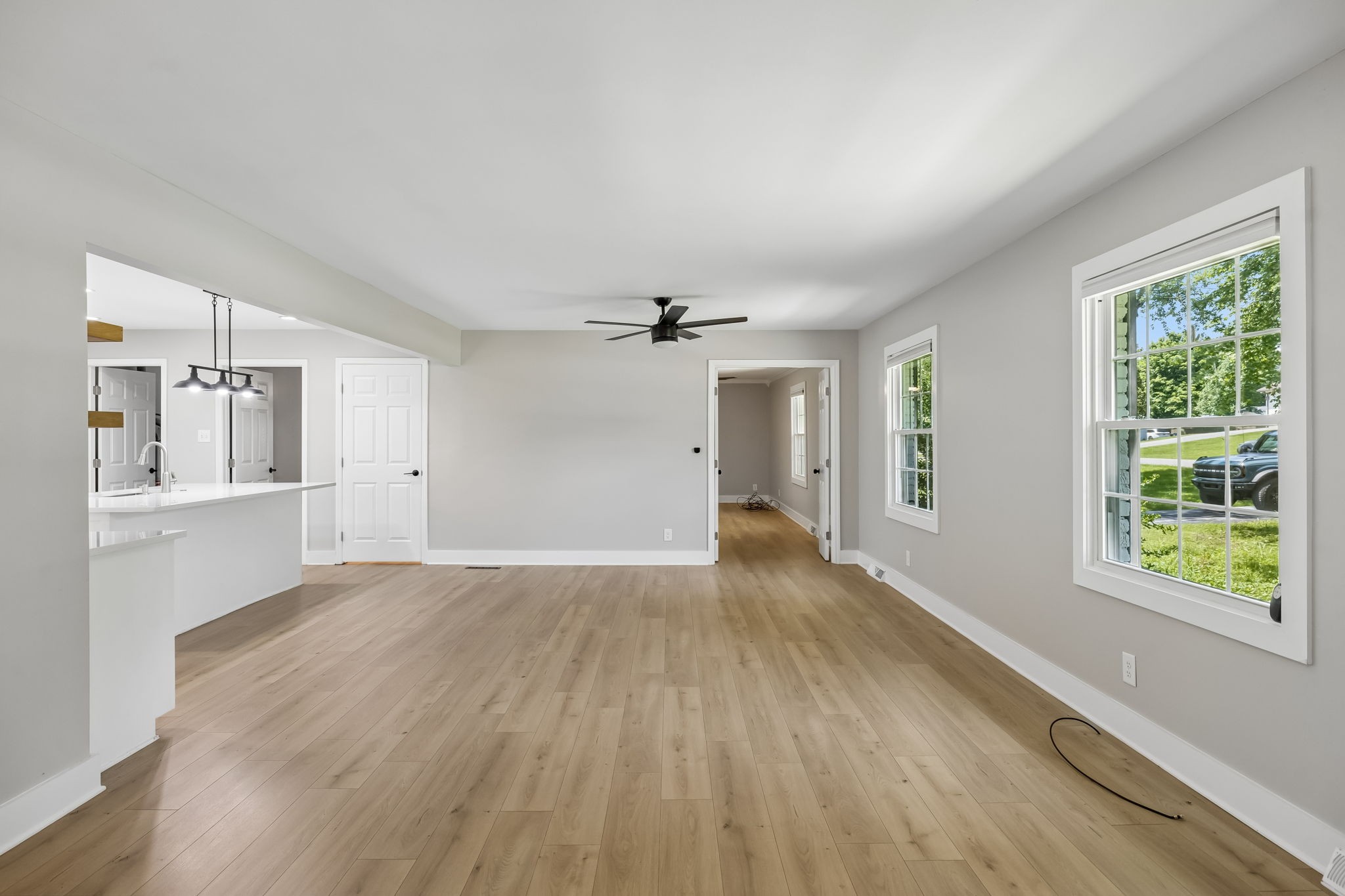 1401 Manor Rd