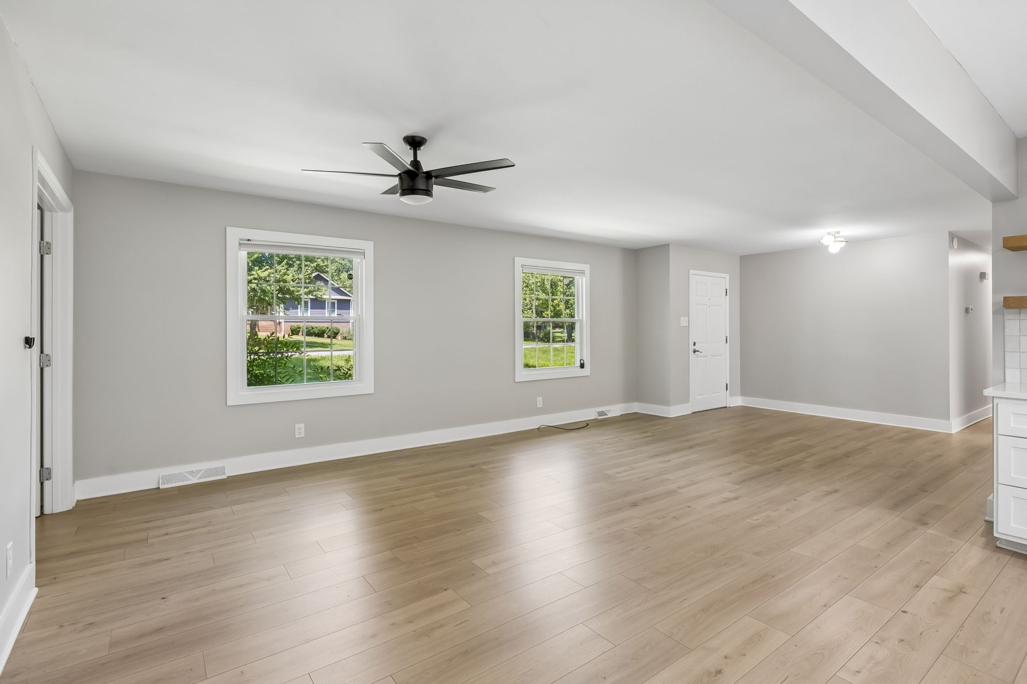 1401 Manor Rd