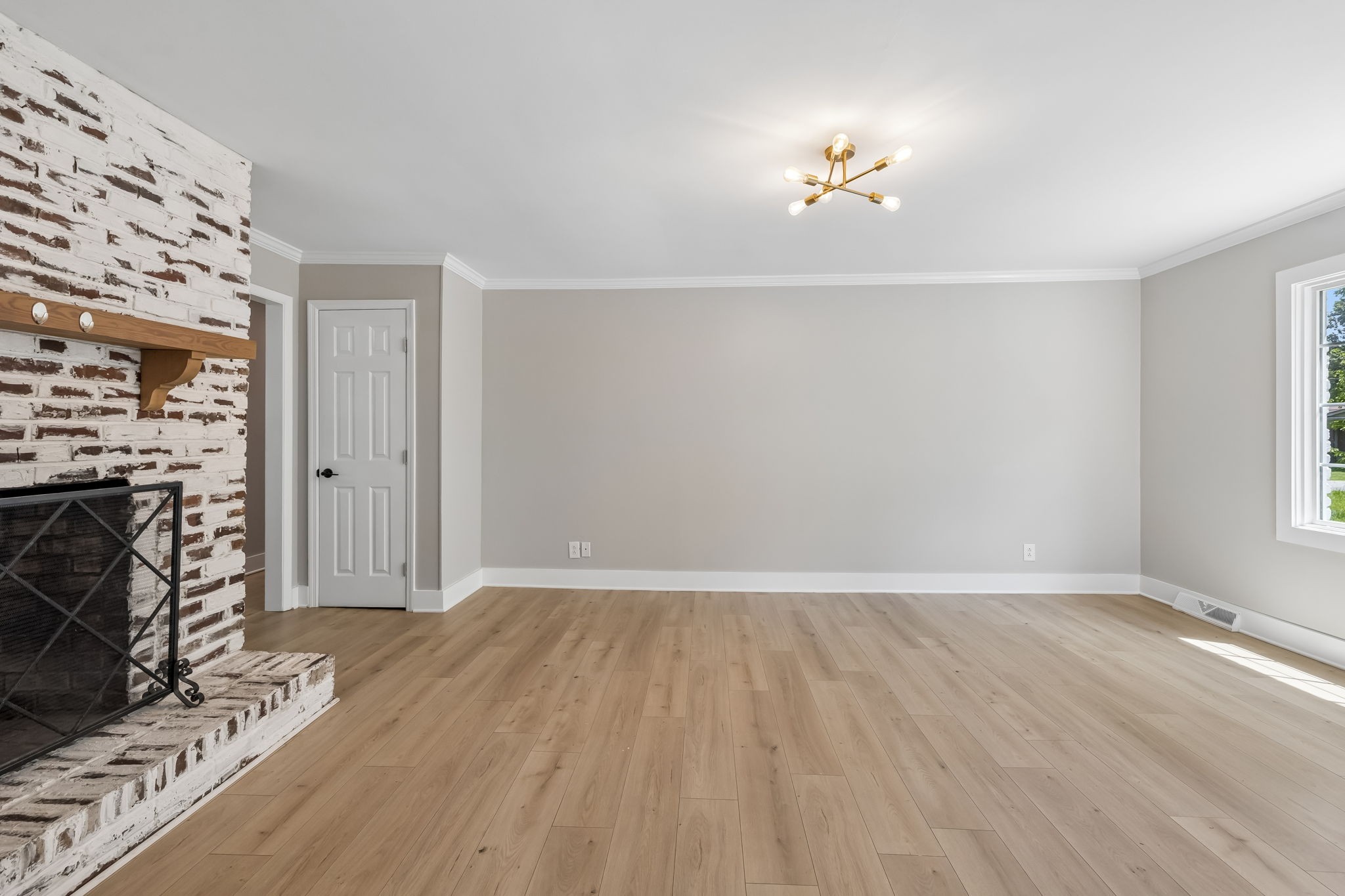 1401 Manor Rd