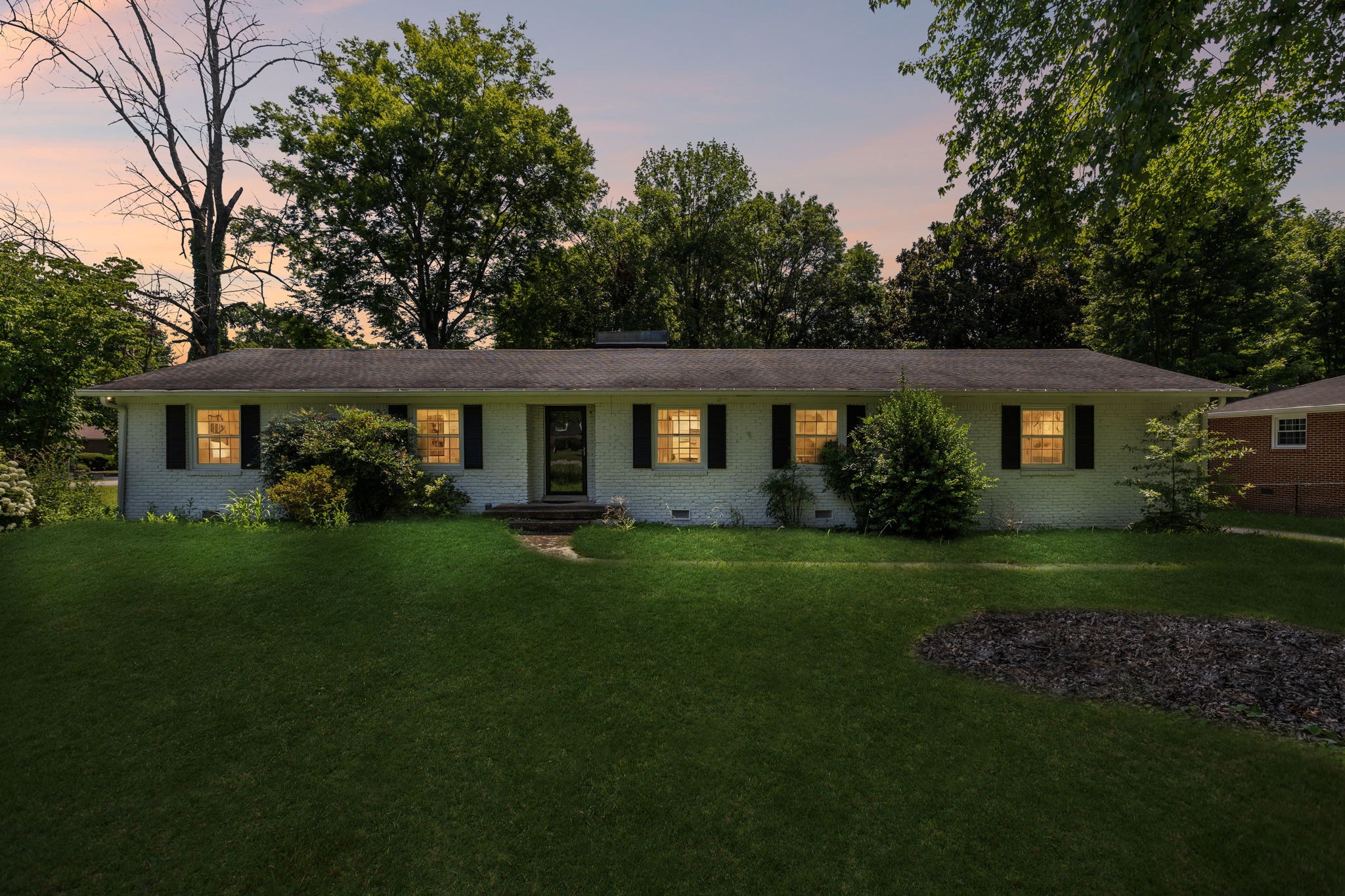 1401 Manor Rd