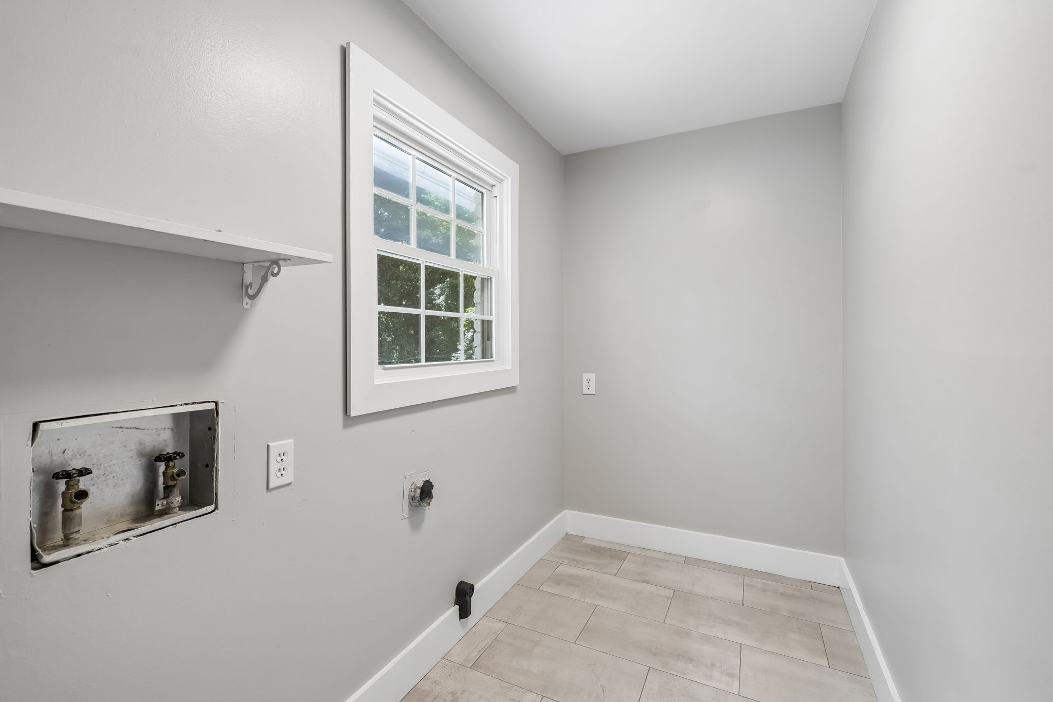 1401 Manor Rd