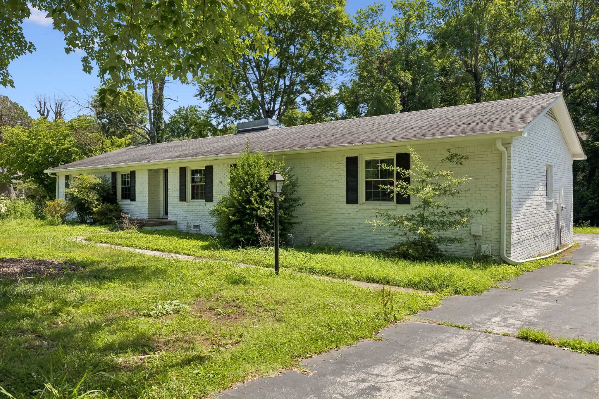 1401 Manor Rd