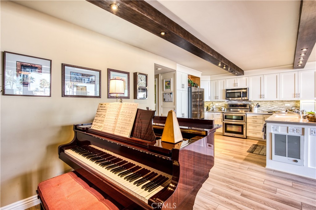 405 Avenida Granada