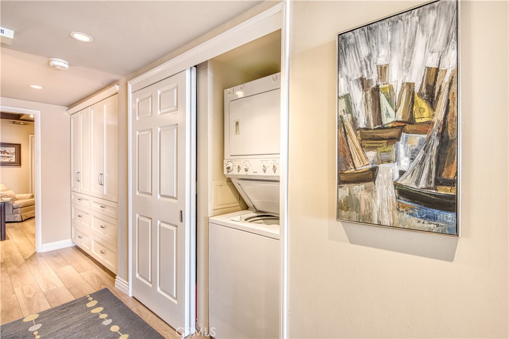 405 Avenida Granada