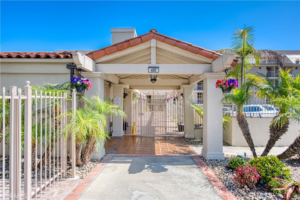 405 Avenida Granada