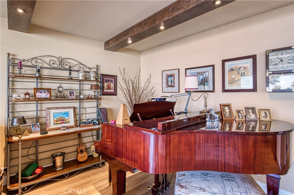 405 Avenida Granada