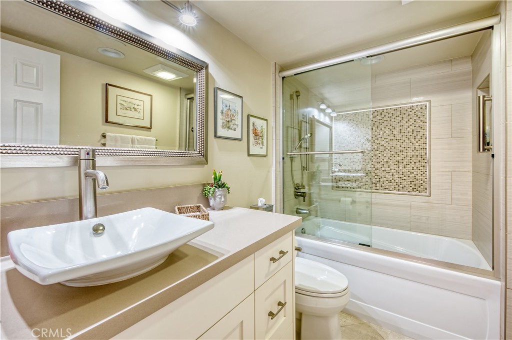 405 Avenida Granada