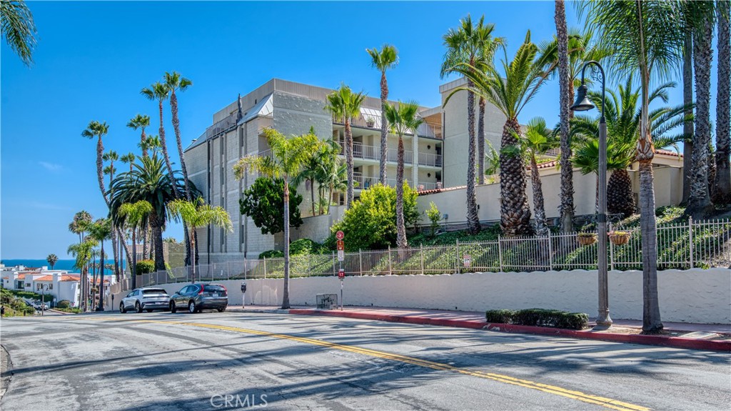 405 Avenida Granada