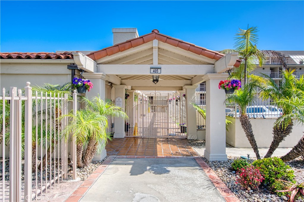 405 Avenida Granada