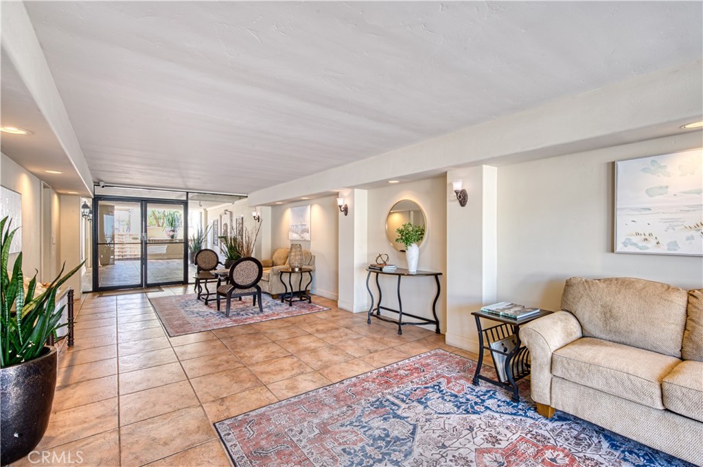 405 Avenida Granada