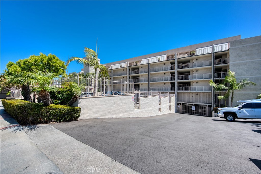 405 Avenida Granada