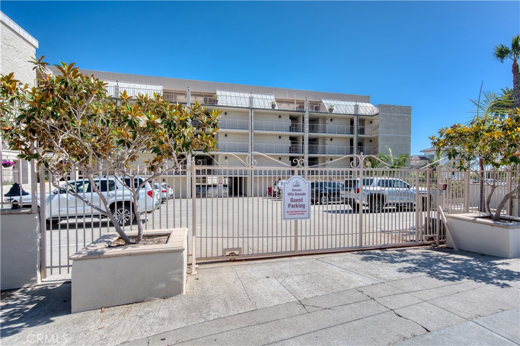405 Avenida Granada