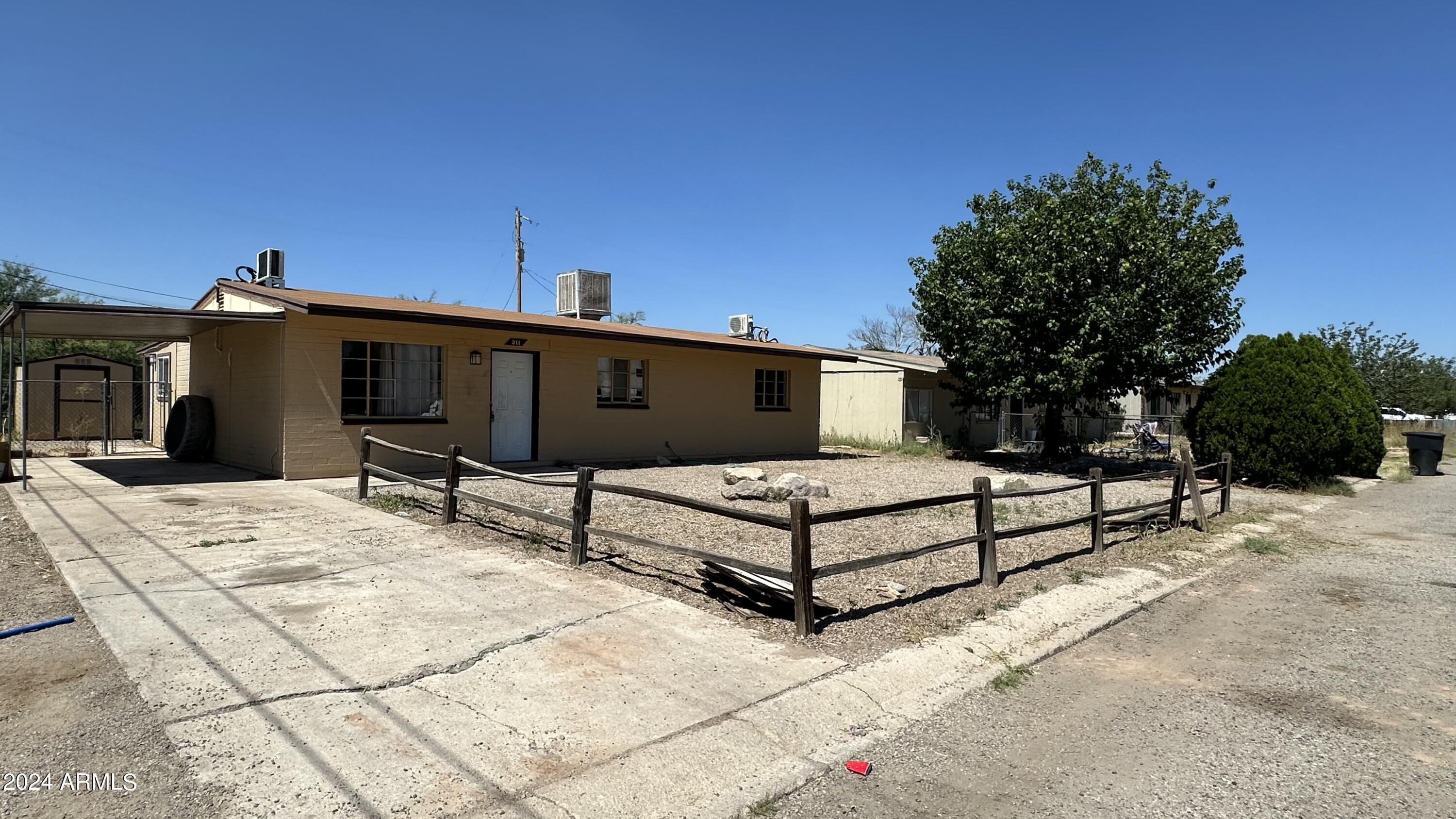 211 N SCOTT Avenue