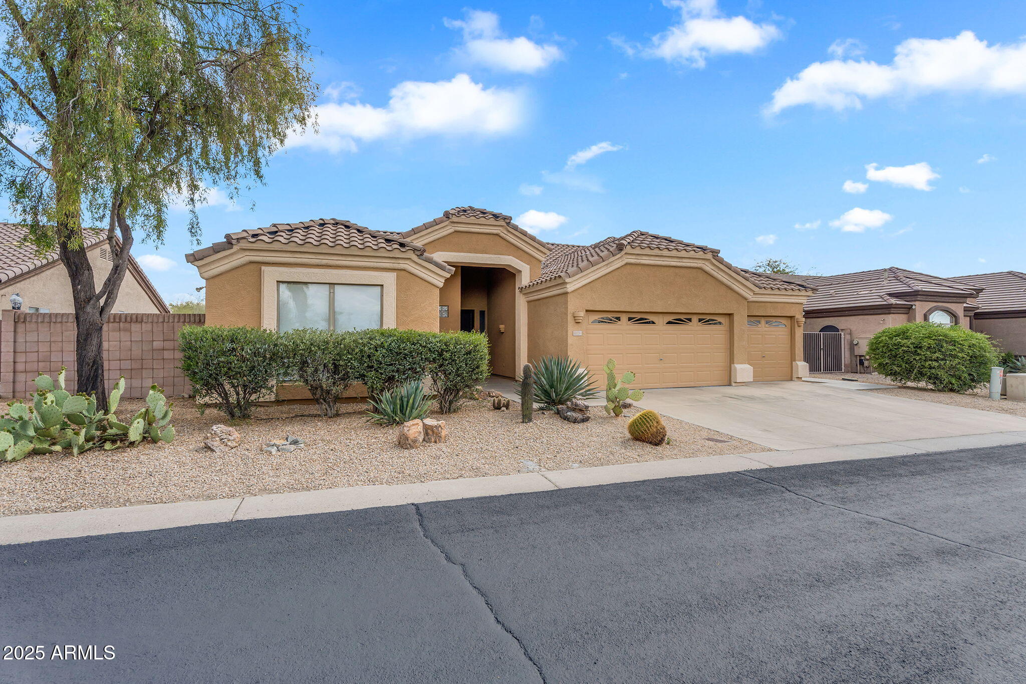 4809 E RED RANGE Way
